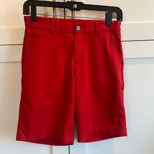 Puma youth golf shorts in excellent condition size medium.